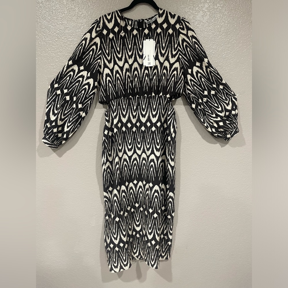 Zara Women’s Cut Out Dress Size Large Long Sleeve